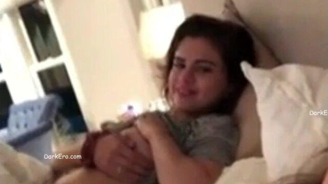Selena Gomez Tease Boobs New Video Viral